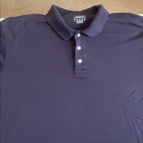 Lands’End Tailored Fit 3 Button colored Polo shirt - Picture 2 of 4